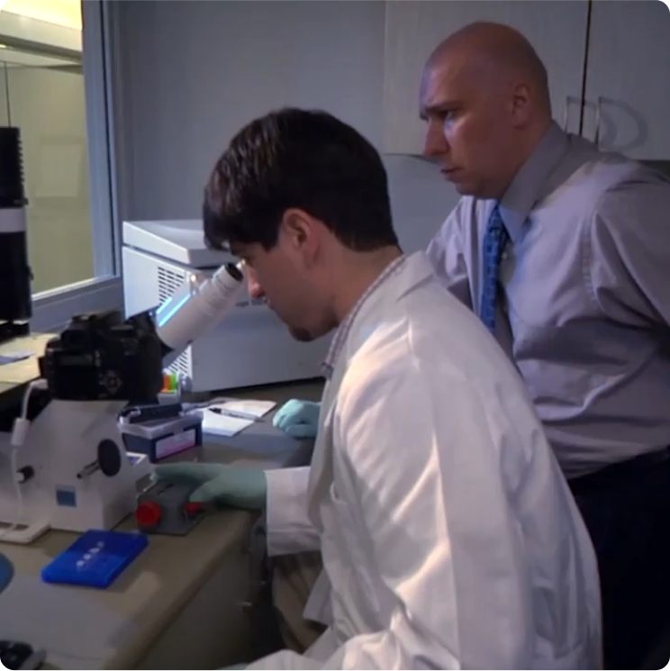 Two Hill's Pet Nutrition scientists